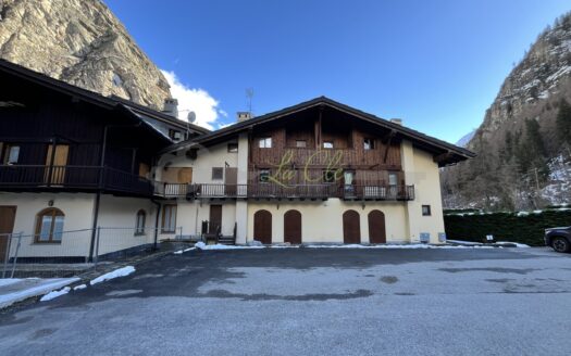 Vendita appartamento trilocale Courmayeur rif. V712