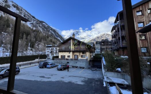 Vendita appartamento trilocale Courmayeur rif. V712