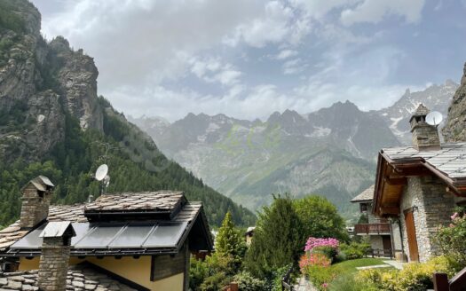 Affitto appartamento trilocale Courmayeur rif. A762