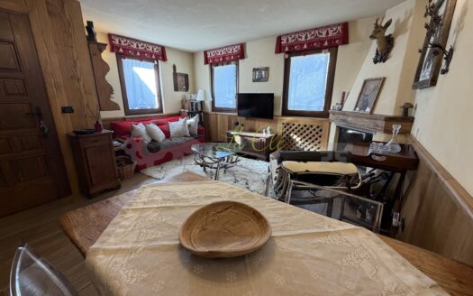 Vendita appartamento trilocale Courmayeur rif. V868