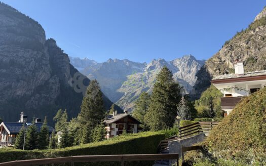 Vendita appartamento trilocale Courmayeur rif. V868