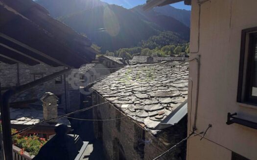 Vendita proprietà cielo terra Courmayeur rif. V888