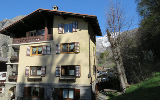 Affitto appartamento trilocale Courmayeur rif. A270
